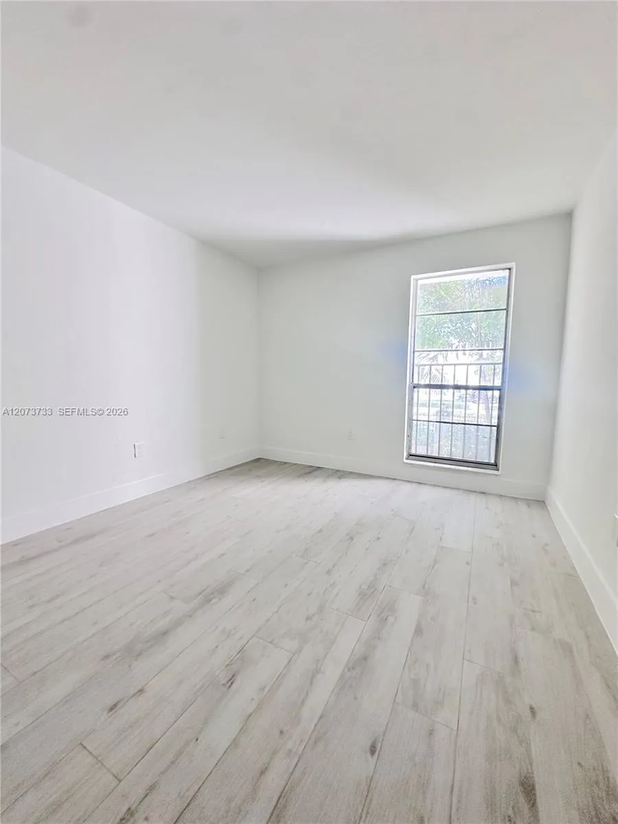 6890 Kendall Dr #B204 Pinecrest, FL 33156