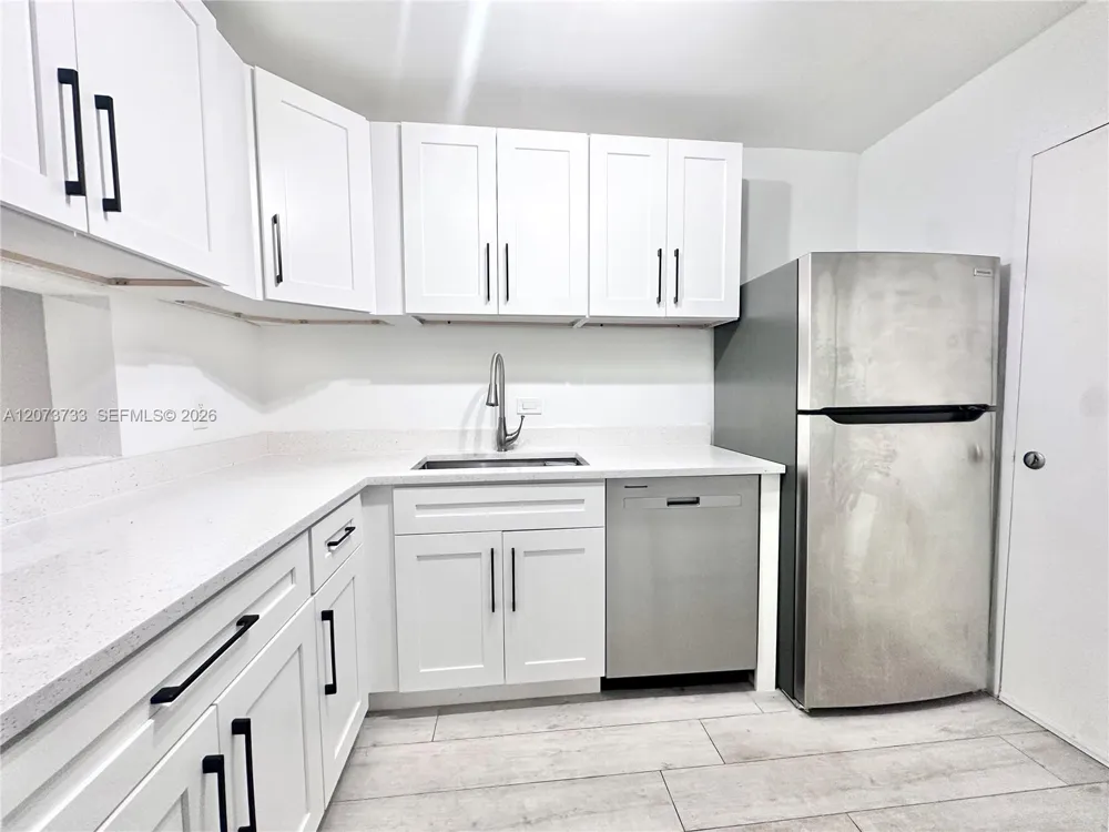 6890 Kendall Dr #B204 Pinecrest, FL 33156