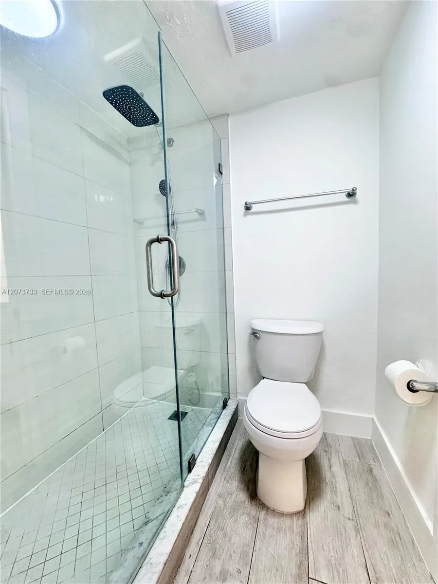 6890 Kendall Dr #B204 Pinecrest, FL 33156