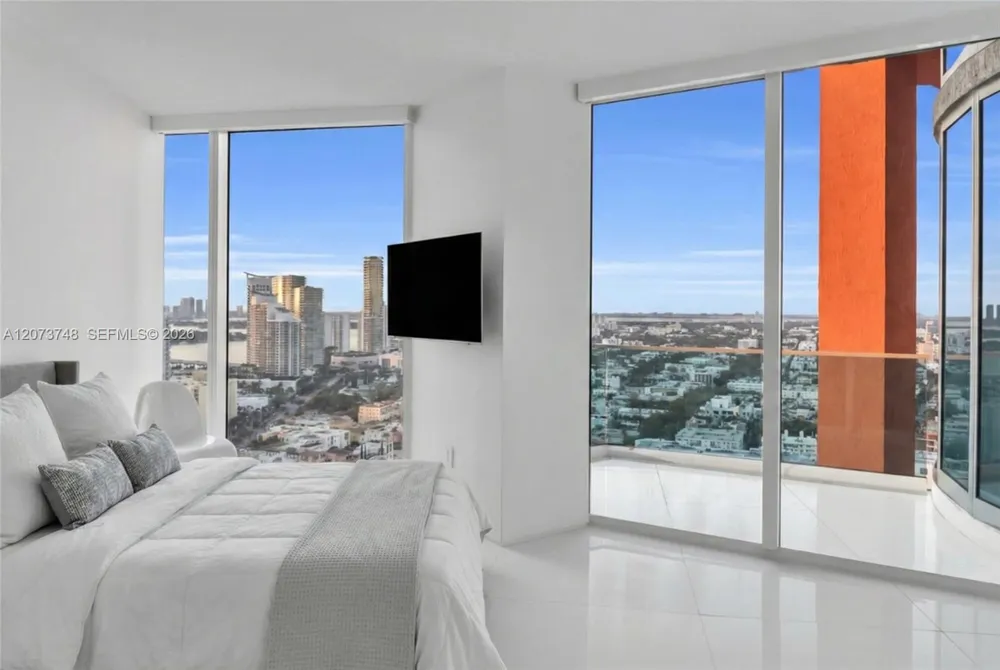 300 S Pointe Dr #3105 Miami Beach, FL 33139
