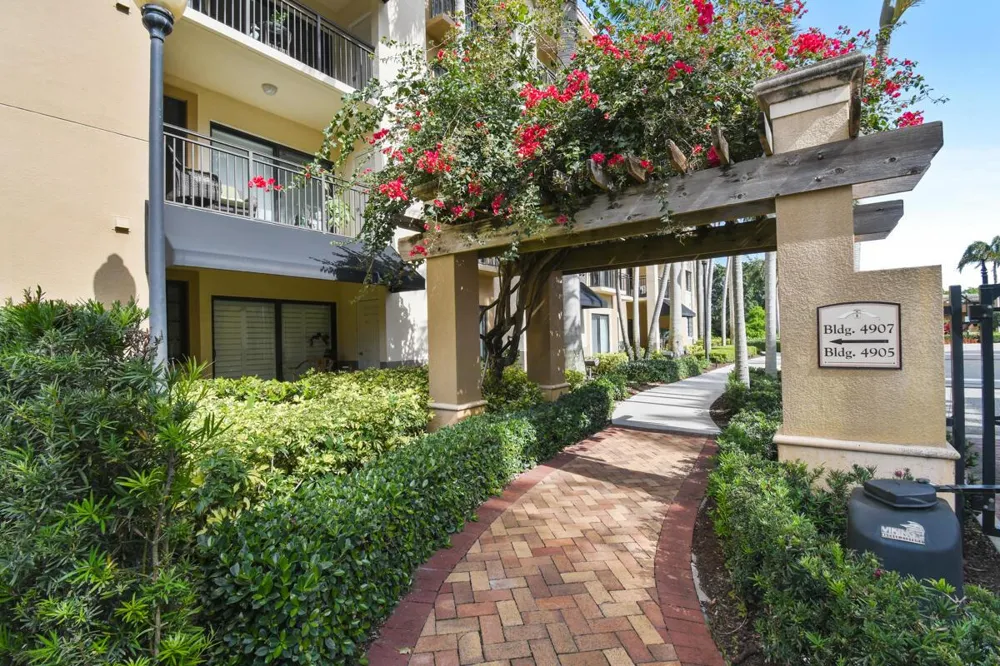 4905 Midtown Lane #2107 Palm Beach Gardens, FL 33418