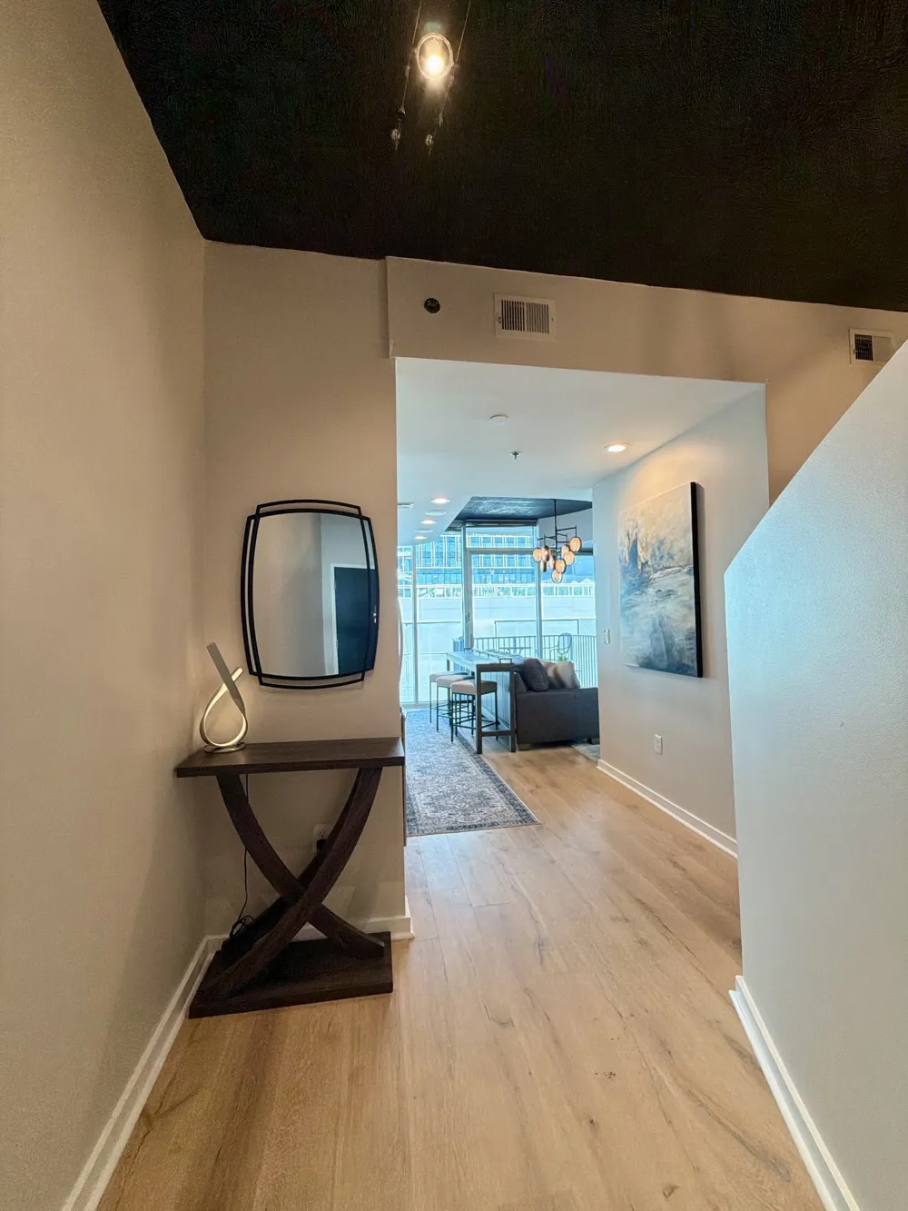 301 Demonbreun St #808 Nashville, TN 37201