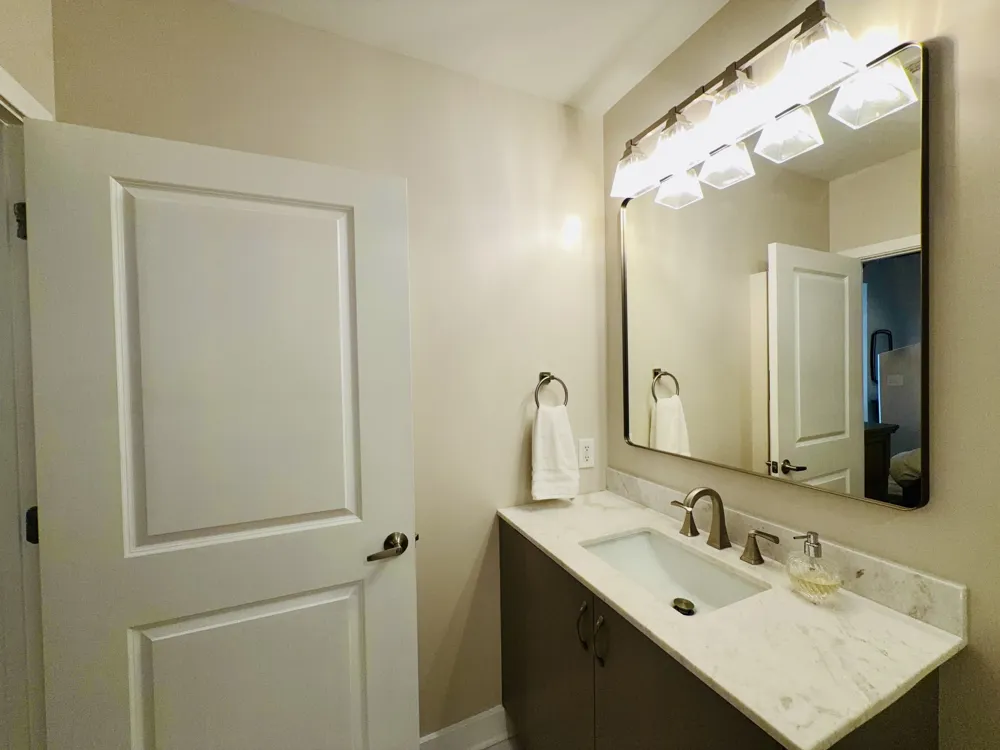 301 Demonbreun St #808 Nashville, TN 37201
