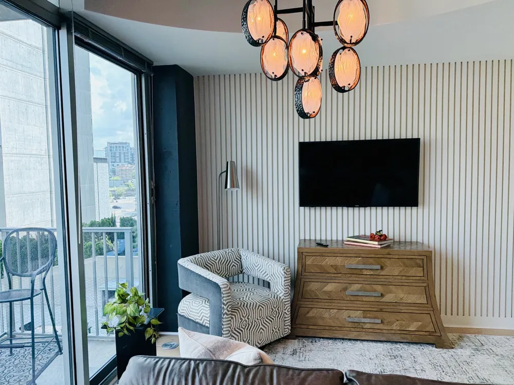 301 Demonbreun St #808 Nashville, TN 37201