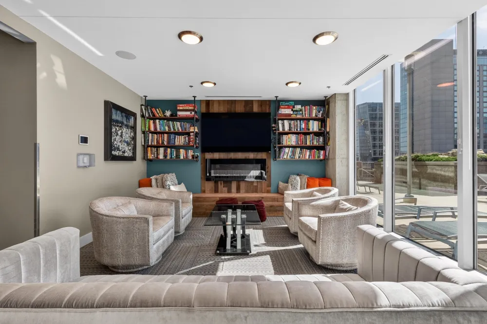 301 Demonbreun St #808 Nashville, TN 37201