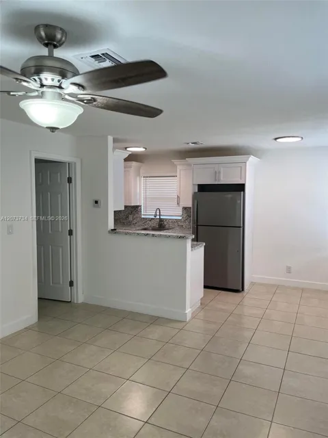 330 NE 7th St #330