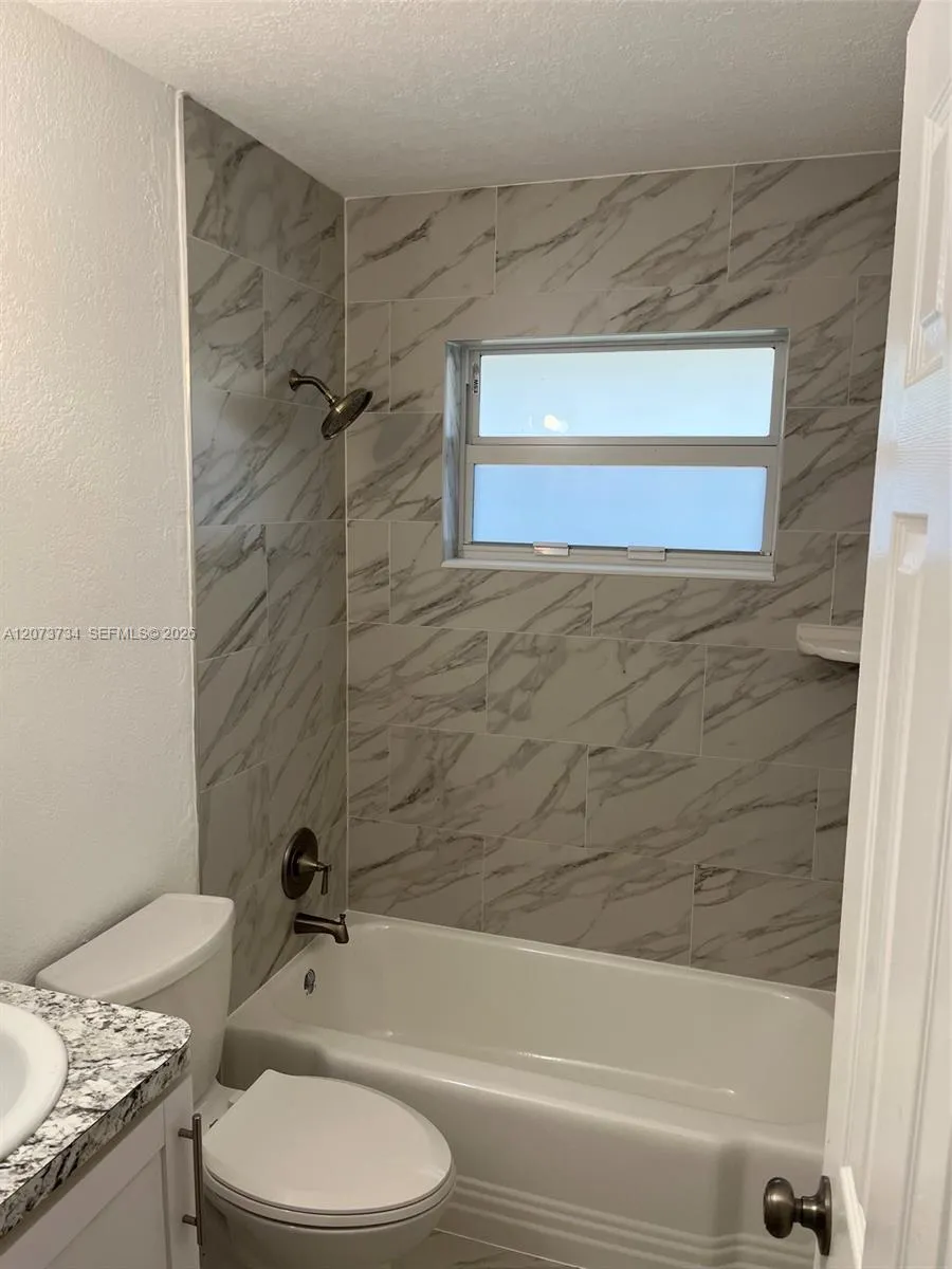 330 NE 7th St #330 Pompano Beach, FL 33060