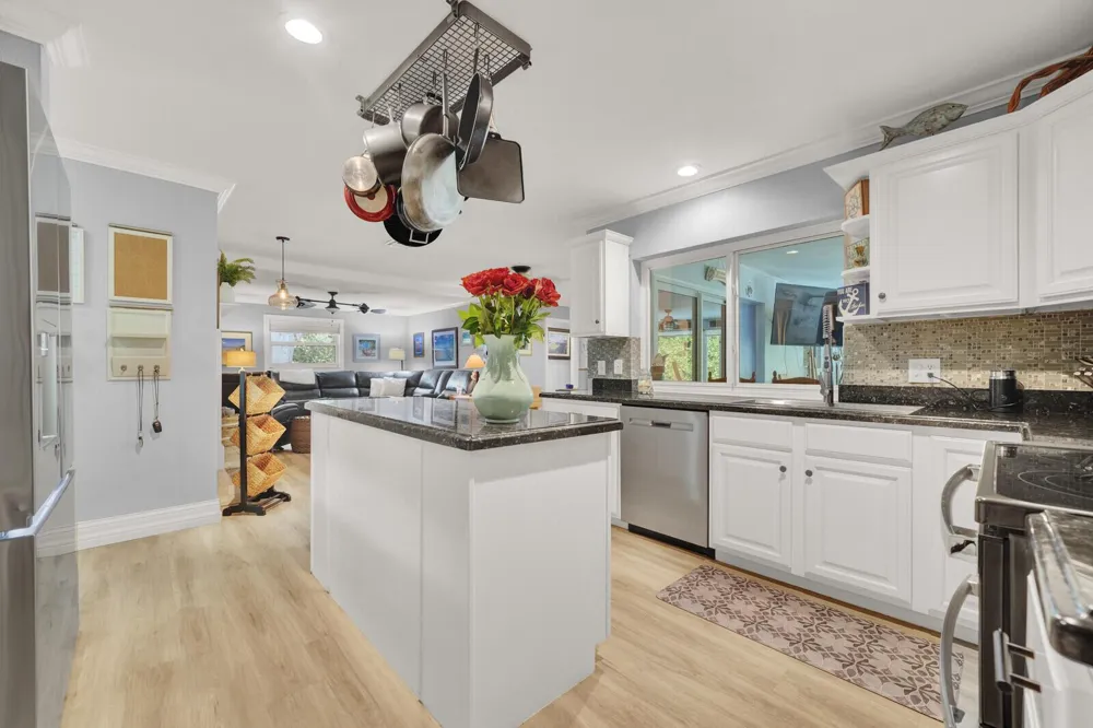 10015 Daisy Avenue Palm Beach Gardens, FL 33410