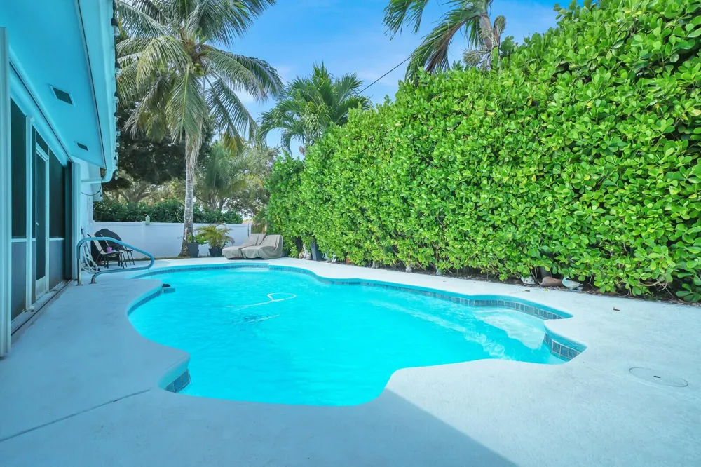 10015 Daisy Avenue Palm Beach Gardens, FL 33410