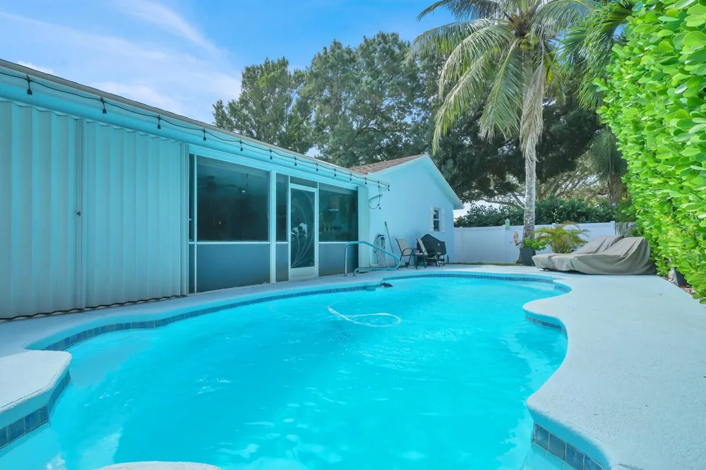 10015 Daisy Avenue Palm Beach Gardens, FL 33410