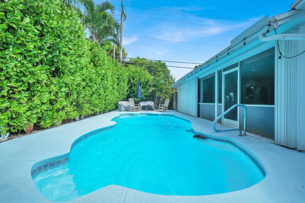 10015 Daisy Avenue Palm Beach Gardens, FL 33410