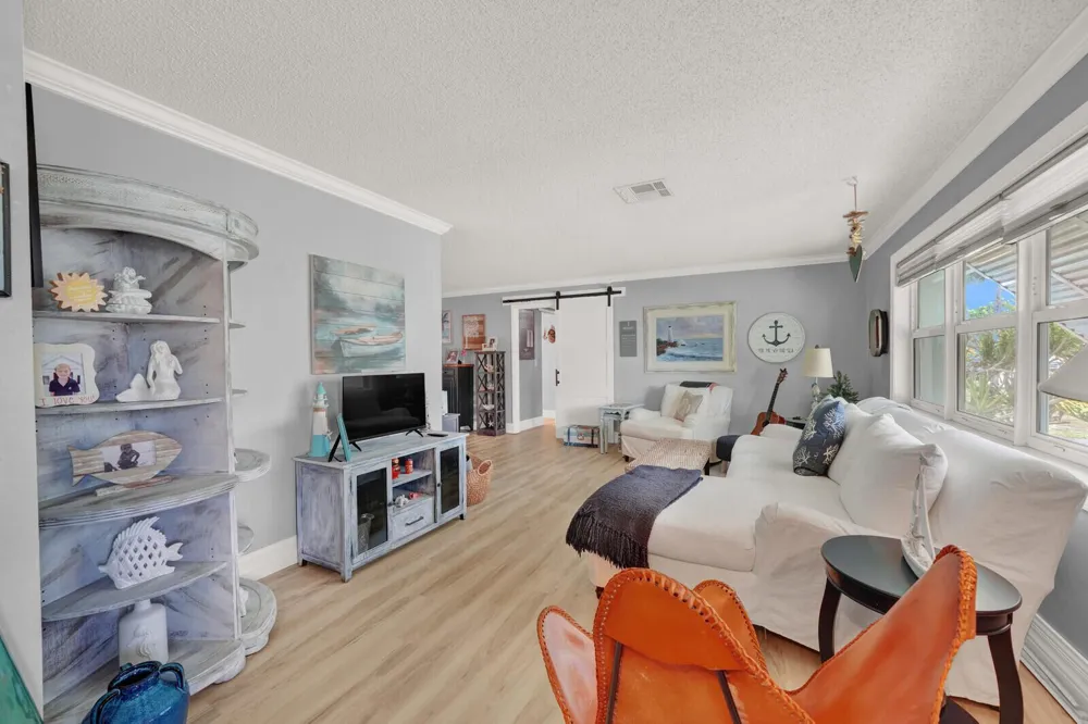 10015 Daisy Avenue Palm Beach Gardens, FL 33410