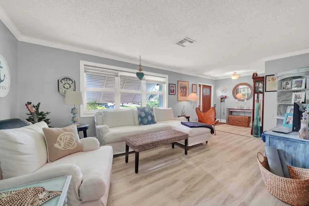 10015 Daisy Avenue Palm Beach Gardens, FL 33410