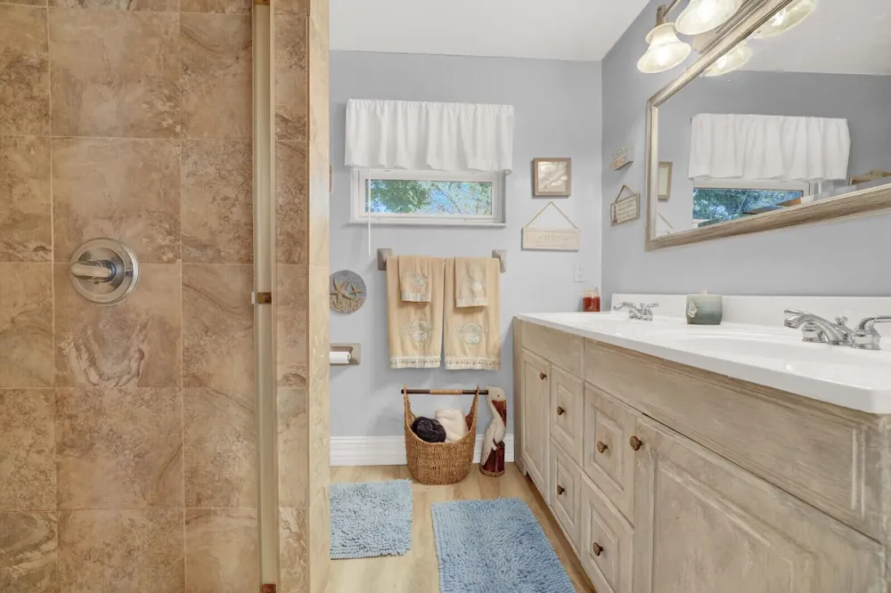 10015 Daisy Avenue Palm Beach Gardens, FL 33410