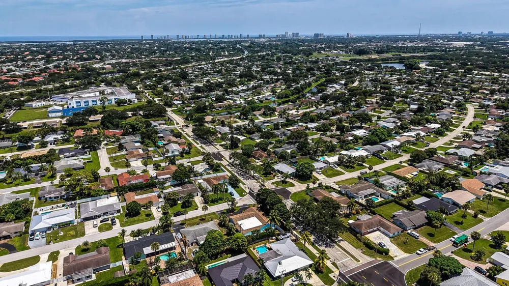10015 Daisy Avenue Palm Beach Gardens, FL 33410