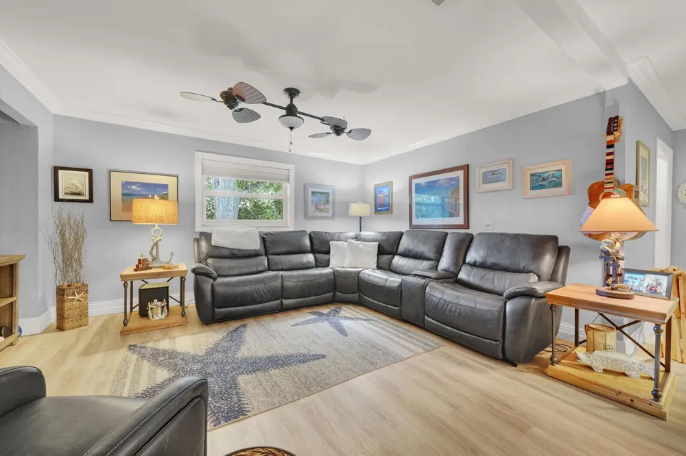 10015 Daisy Avenue Palm Beach Gardens, FL 33410