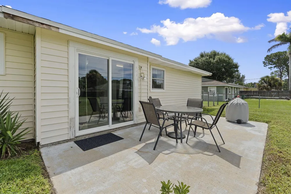1154 SE Preston Lane Port St. Lucie, FL 34983