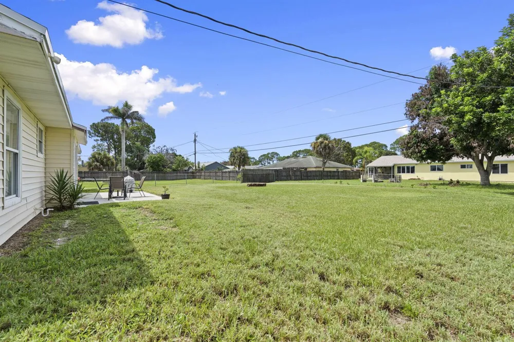 1154 SE Preston Lane Port St. Lucie, FL 34983