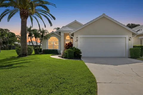 433 SW Fairway Lake