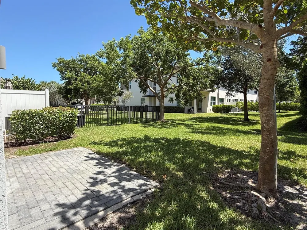 9028 Kingsmoor Way Lake Worth, FL 33467