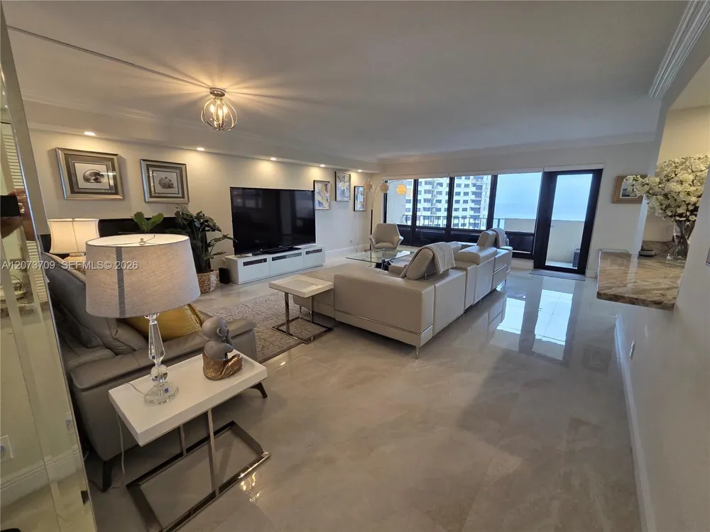 4900 Ocean Blvd #912 Lauderdale By The Sea, FL 33308