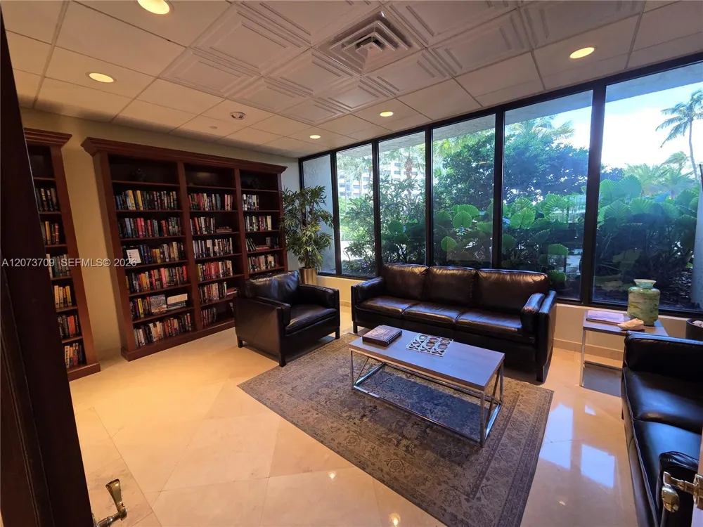 4900 Ocean Blvd #912 Lauderdale By The Sea, FL 33308
