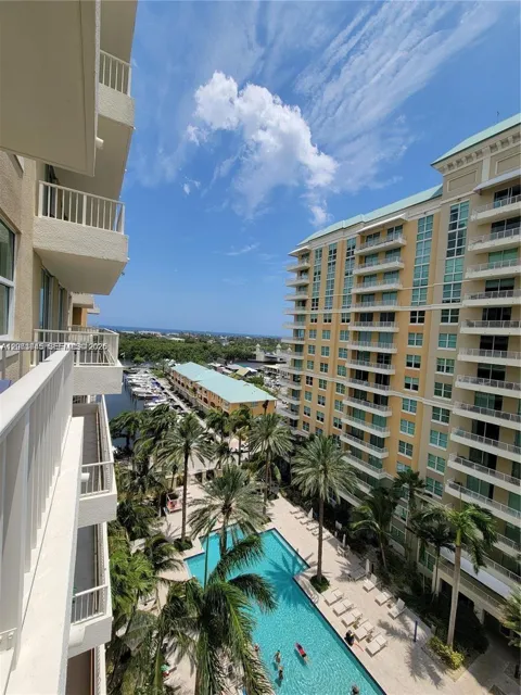 700 E Boynton Beach Blvd #1007