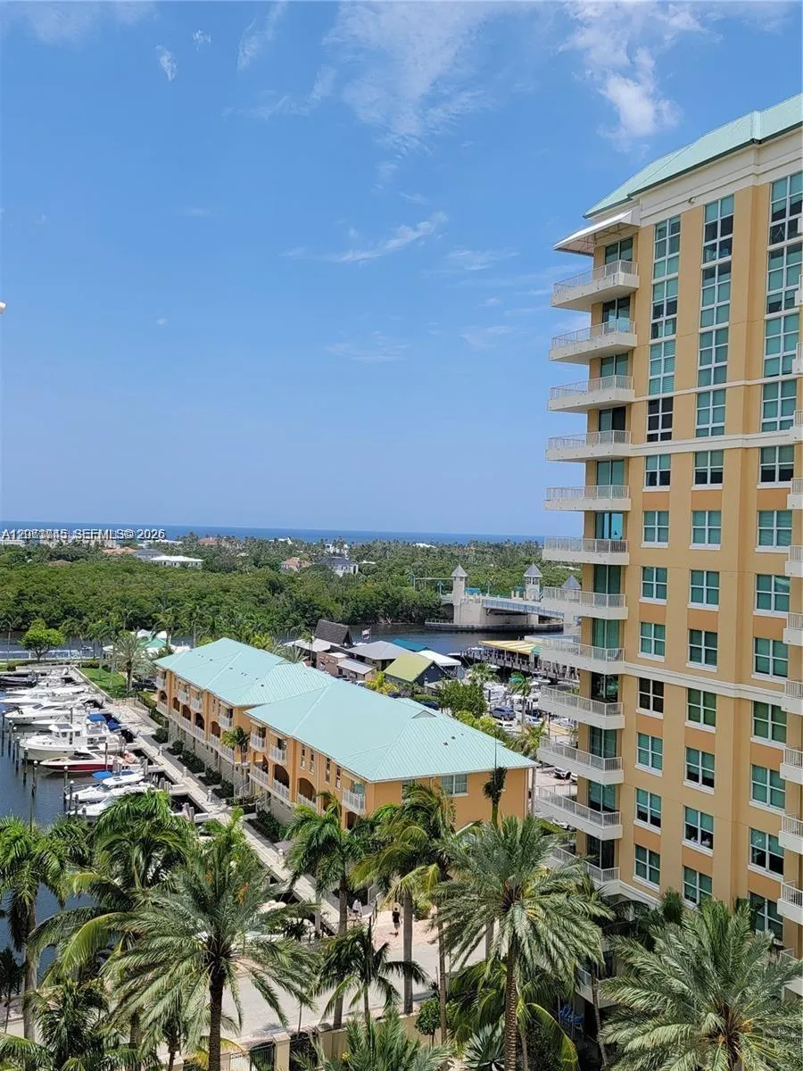 700 E Boynton Beach Blvd #1007 Boynton Beach, FL 33435