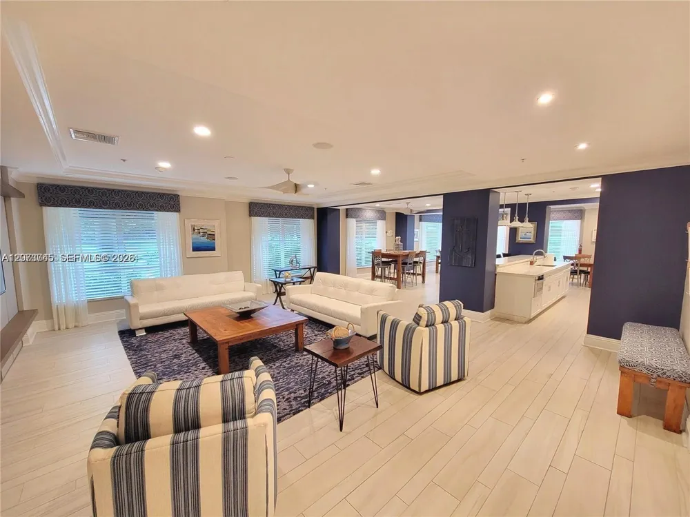 700 E Boynton Beach Blvd #1007 Boynton Beach, FL 33435