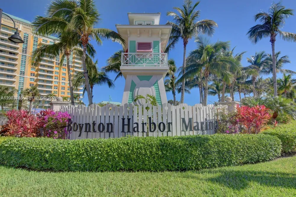 700 E Boynton Beach Blvd #1007 Boynton Beach, FL 33435