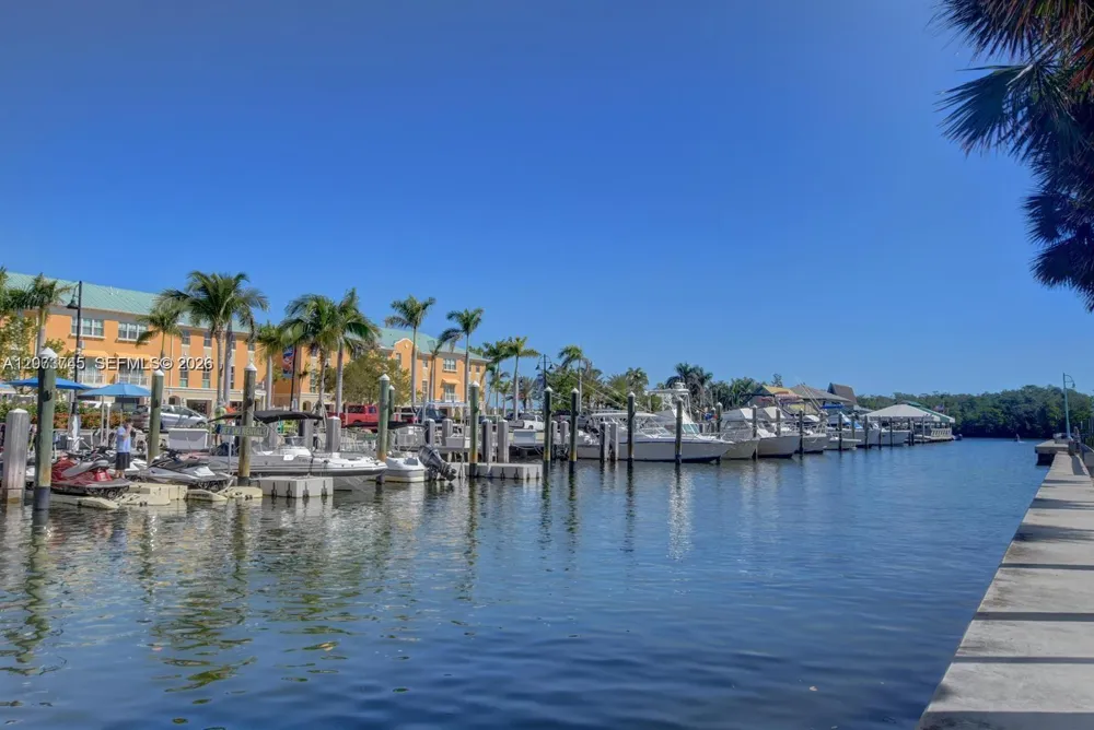 700 E Boynton Beach Blvd #1007 Boynton Beach, FL 33435