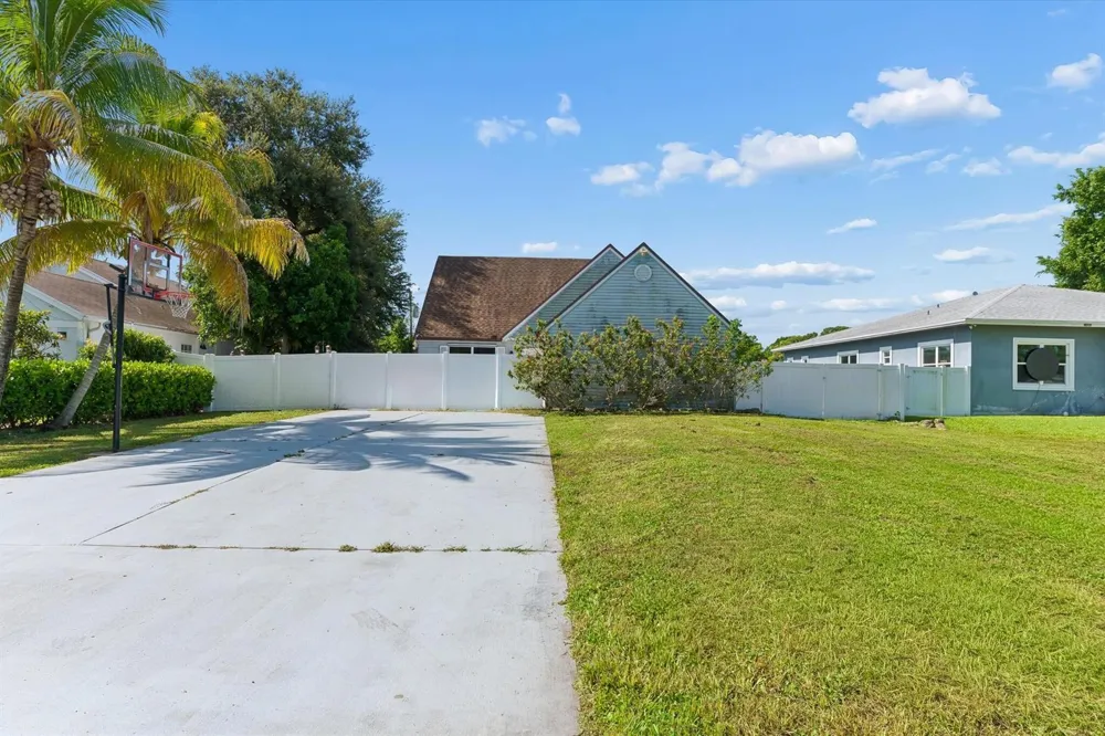 5414 SUNRISE BOULEVARD Delray Beach, FL 33484