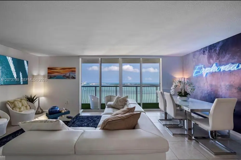 1200 Brickell Bay Dr #4101 Miami, FL 33131