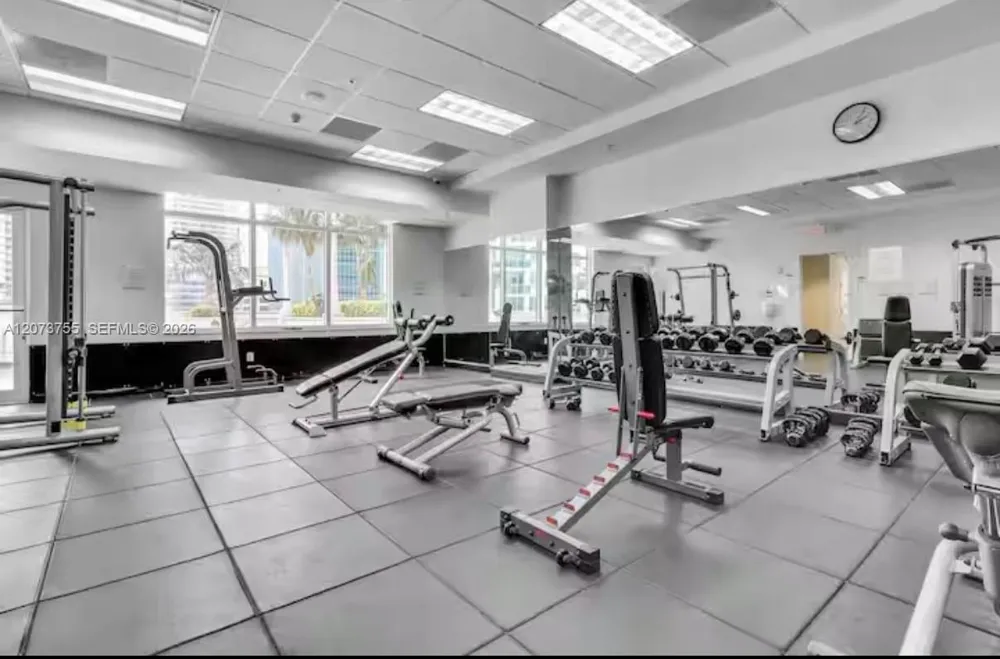 1200 Brickell Bay Dr #4101 Miami, FL 33131