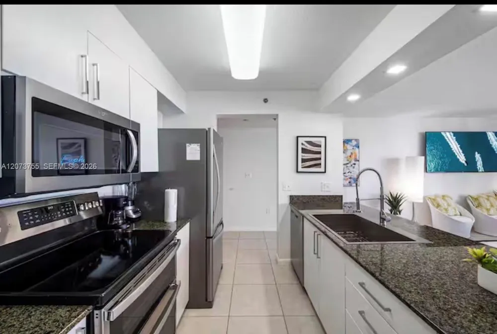 1200 Brickell Bay Dr #4101 Miami, FL 33131