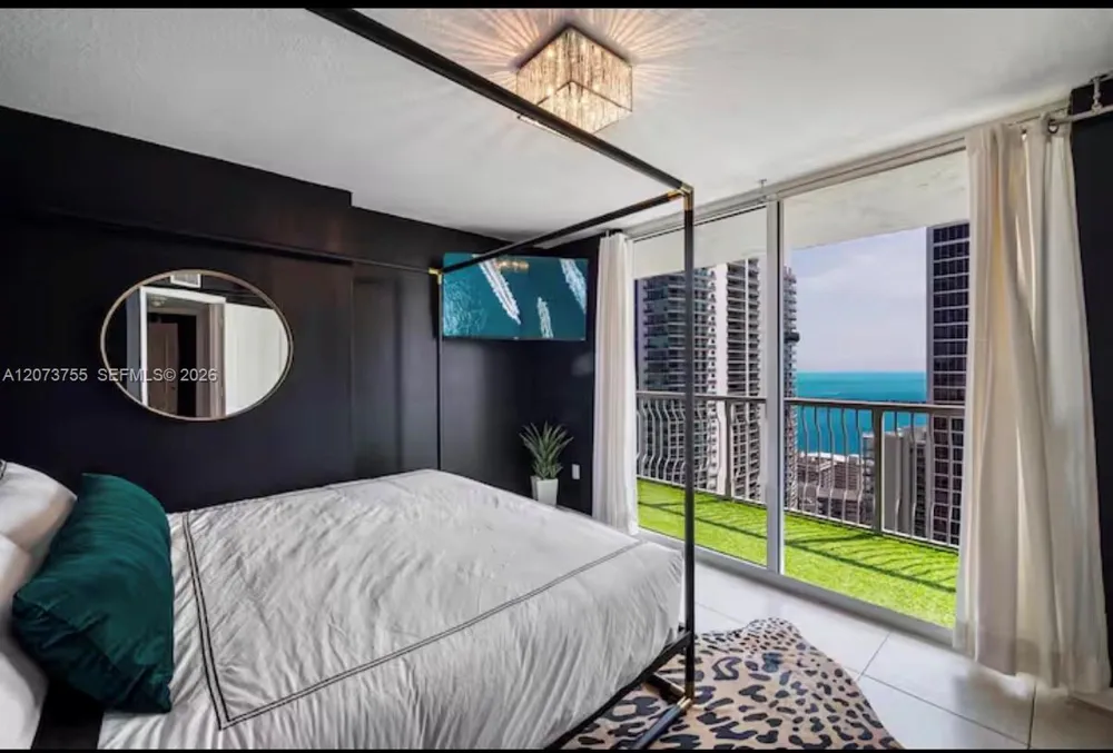 1200 Brickell Bay Dr #4101 Miami, FL 33131