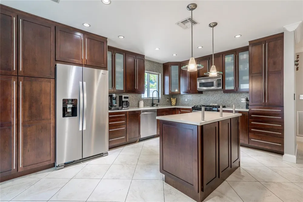 4310 NE 15th Way Oakland Park, FL 33334