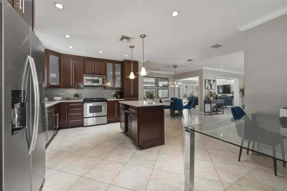 4310 NE 15th Way Oakland Park, FL 33334