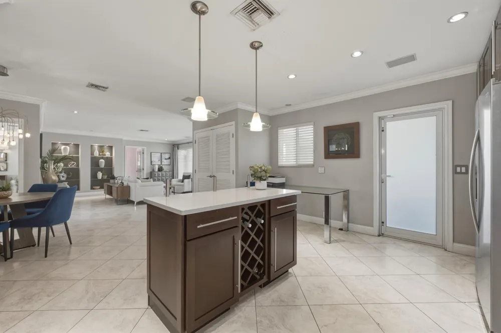 4310 NE 15th Way Oakland Park, FL 33334