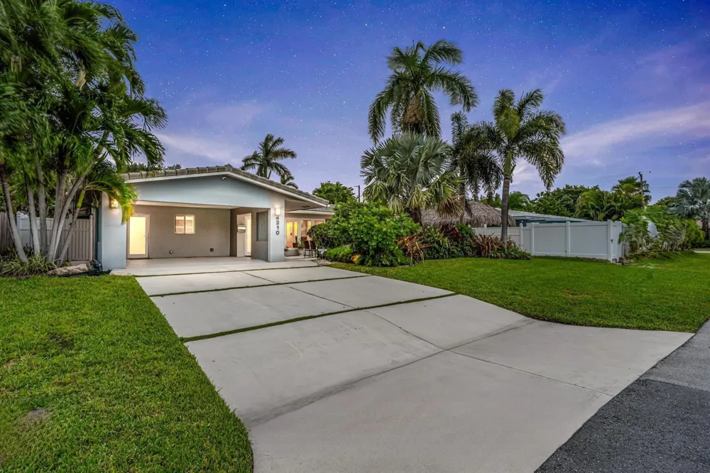 4310 NE 15th Way Oakland Park, FL 33334