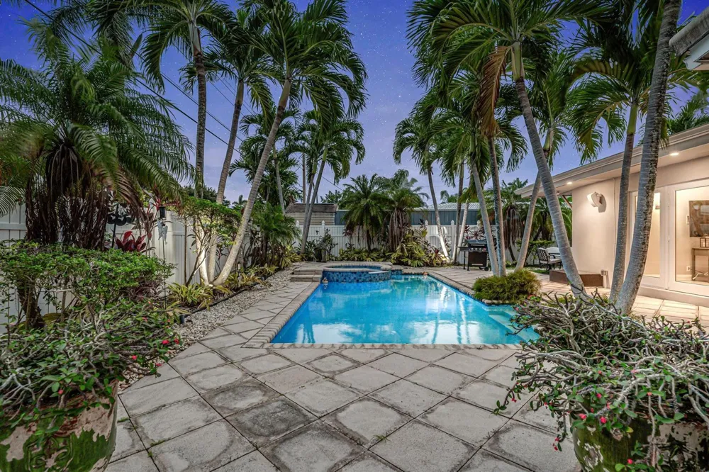 4310 NE 15th Way Oakland Park, FL 33334