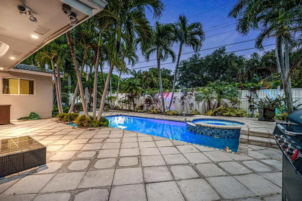 4310 NE 15th Way Oakland Park, FL 33334