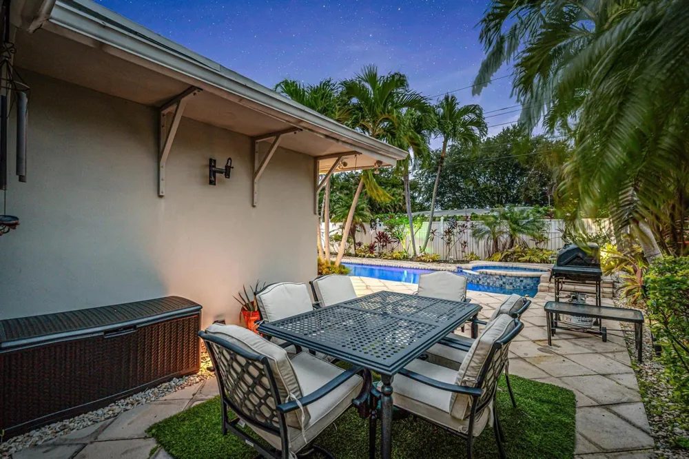 4310 NE 15th Way Oakland Park, FL 33334