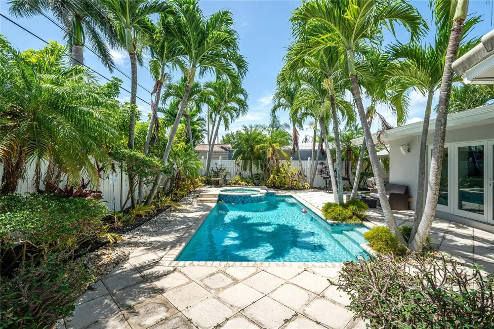 4310 NE 15th Way Oakland Park, FL 33334