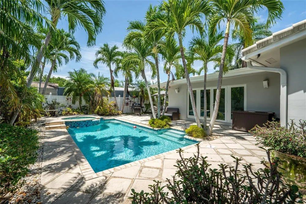 4310 NE 15th Way Oakland Park, FL 33334