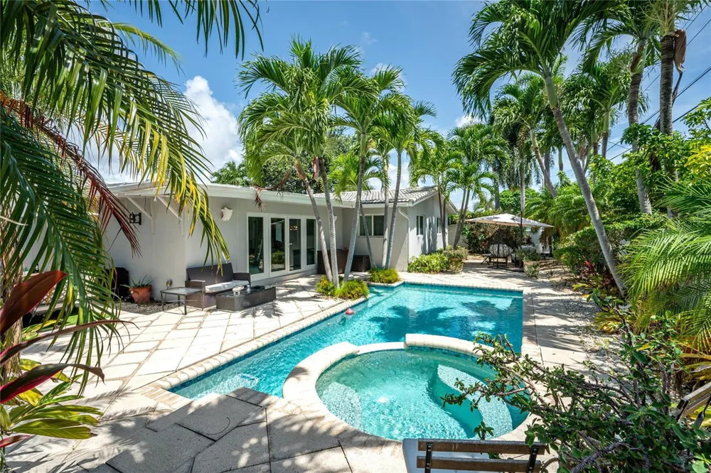 4310 NE 15th Way Oakland Park, FL 33334
