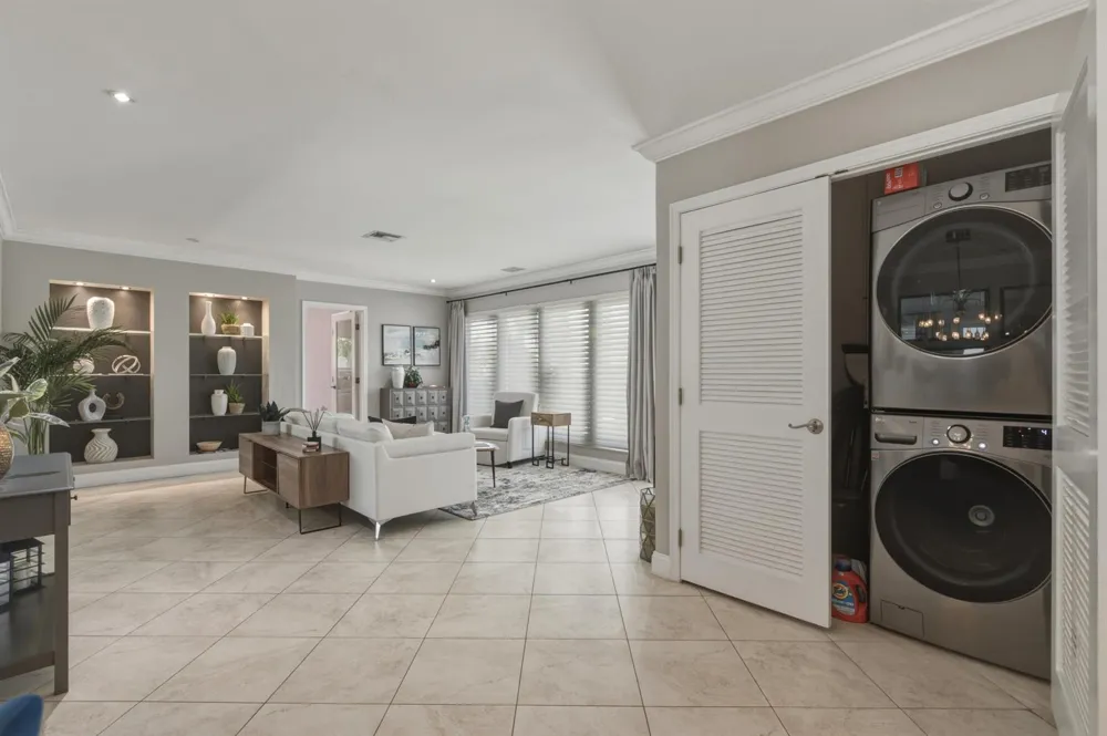 4310 NE 15th Way Oakland Park, FL 33334