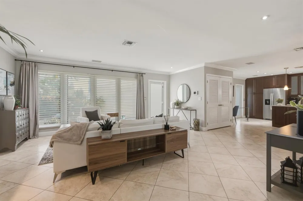 4310 NE 15th Way Oakland Park, FL 33334