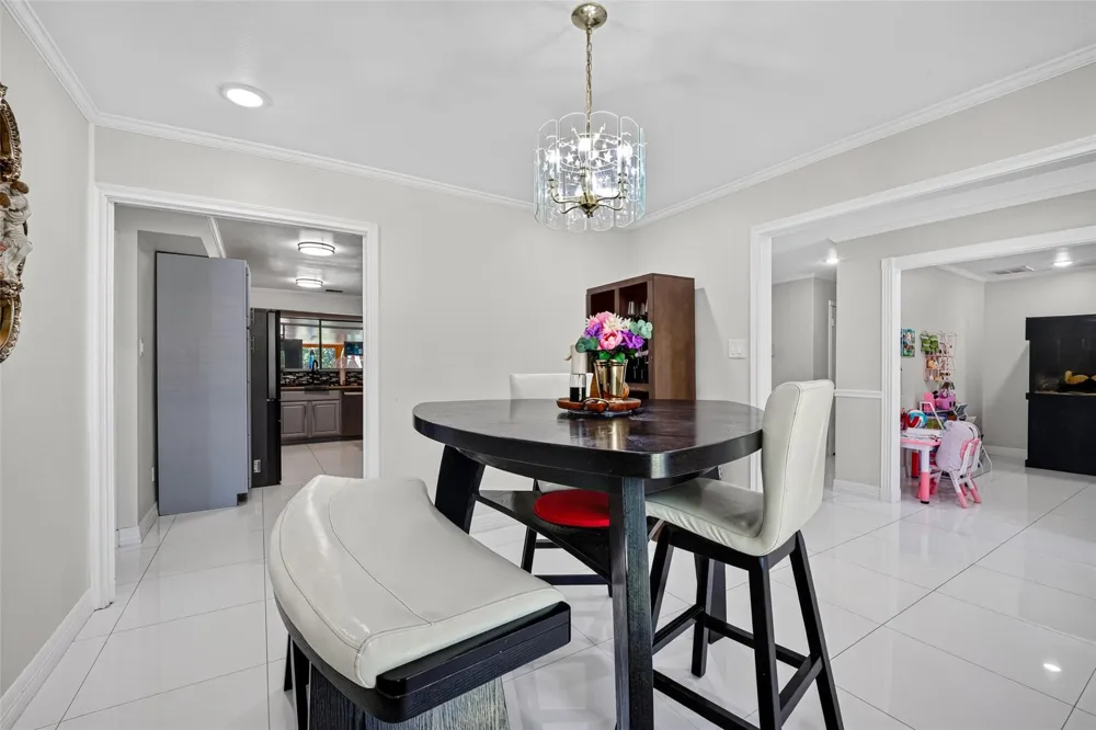 104 Burgundy Lane League City, TX 77573