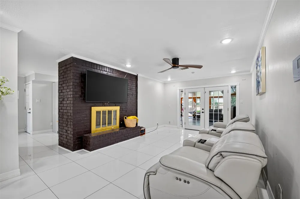 104 Burgundy Lane League City, TX 77573